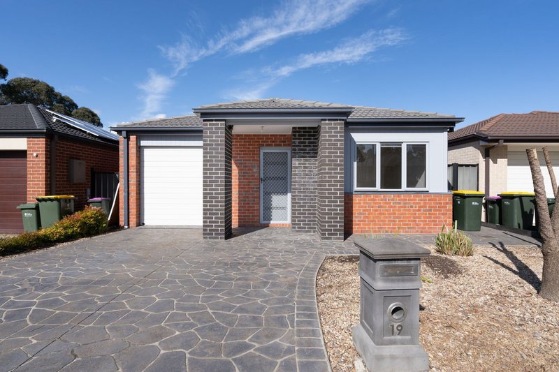 Photo - 19 Haig Street, Mernda VIC 3754 - Image