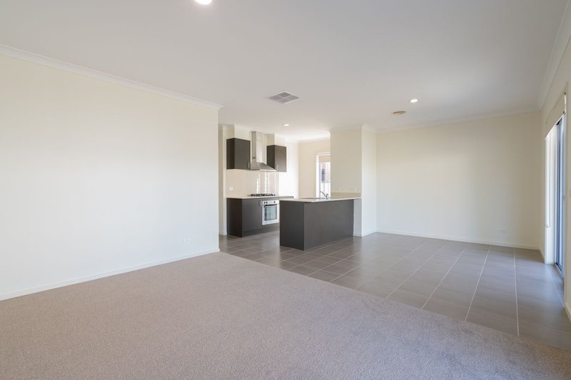 Photo - 19 Haig Street, Mernda VIC 3754 - Image 3