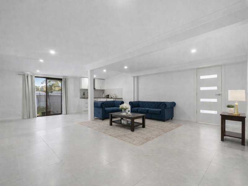 Photo - 19 Hakea Street, Crestmead QLD 4132 - Image 6