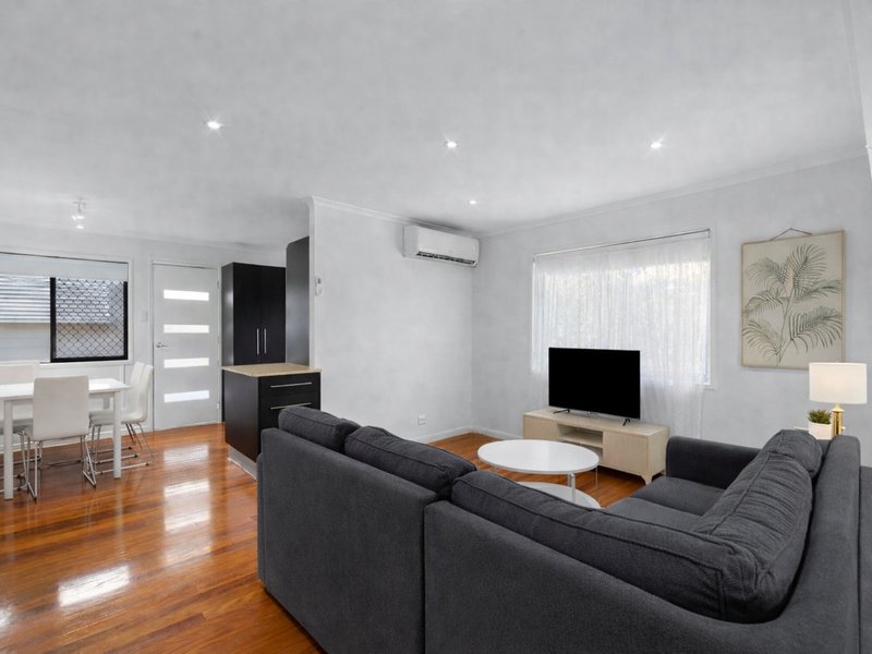 Photo - 19 Hakea Street, Crestmead QLD 4132 - Image 8