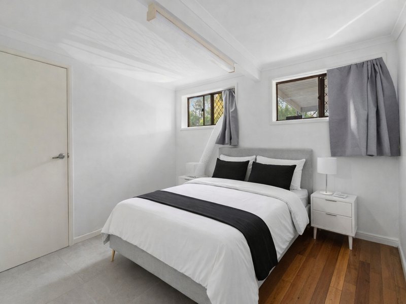 Photo - 19 Hakea Street, Crestmead QLD 4132 - Image 16