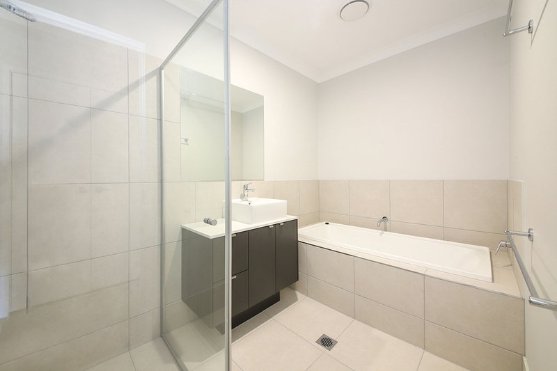 Photo - 19 Hales Street, Burpengary East QLD 4505 - Image 9