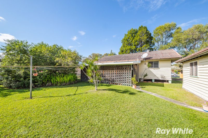 Photo - 19 Hall Avenue, Bongaree QLD 4507 - Image 12