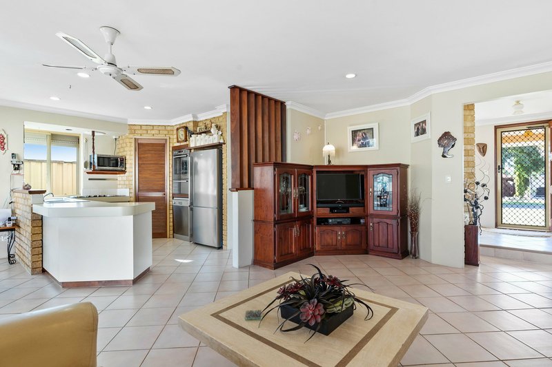 Photo - 19 Hamlet Court, Bibra Lake WA 6163 - Image 3