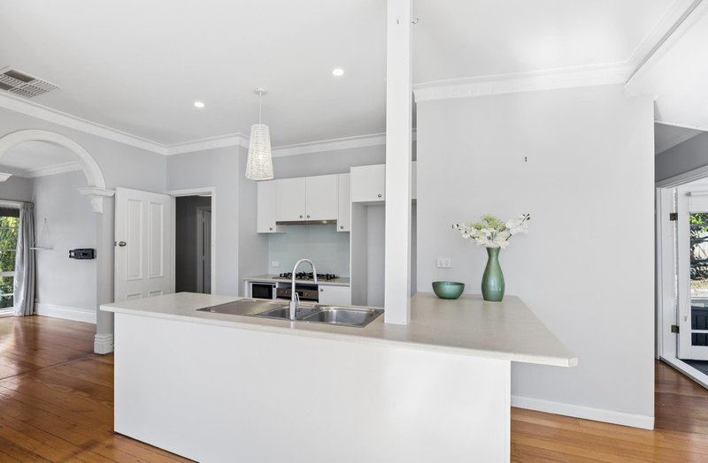Photo - 19 Hansen Road, Kilsyth VIC 3137 - Image 4
