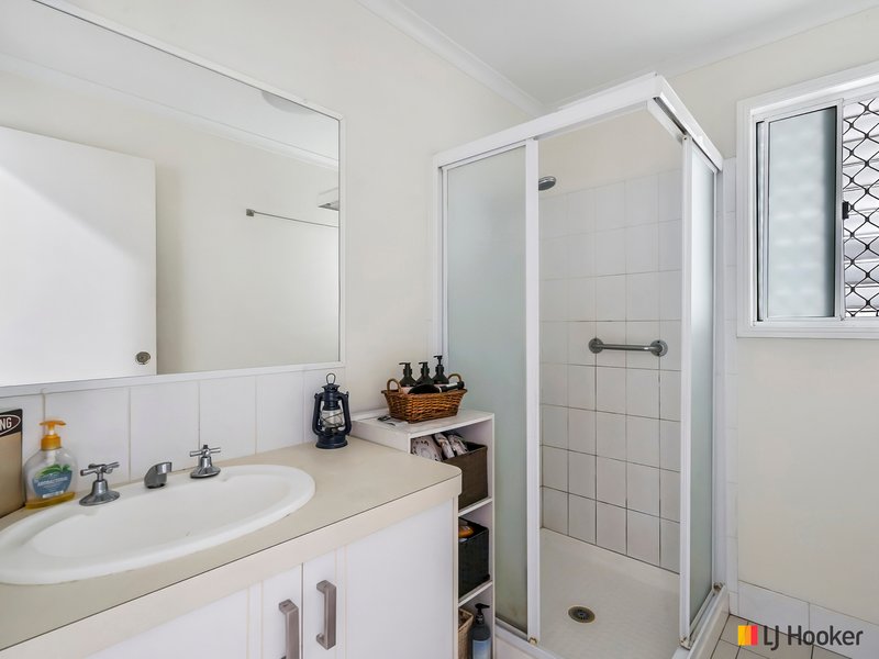 Photo - 19 Hardy Avenue, Park Avenue QLD 4701 - Image 9