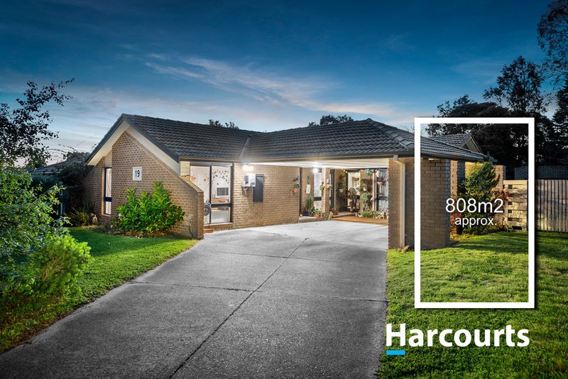 19 Hartington Drive, Wantirna VIC 3152