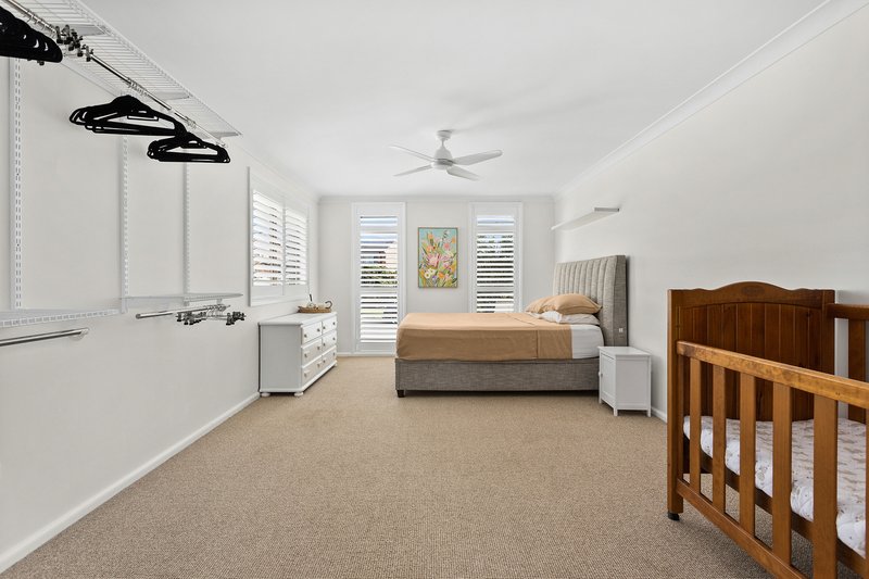 Photo - 19 Hayes Avenue, Mount Warrigal NSW 2528 - Image 4