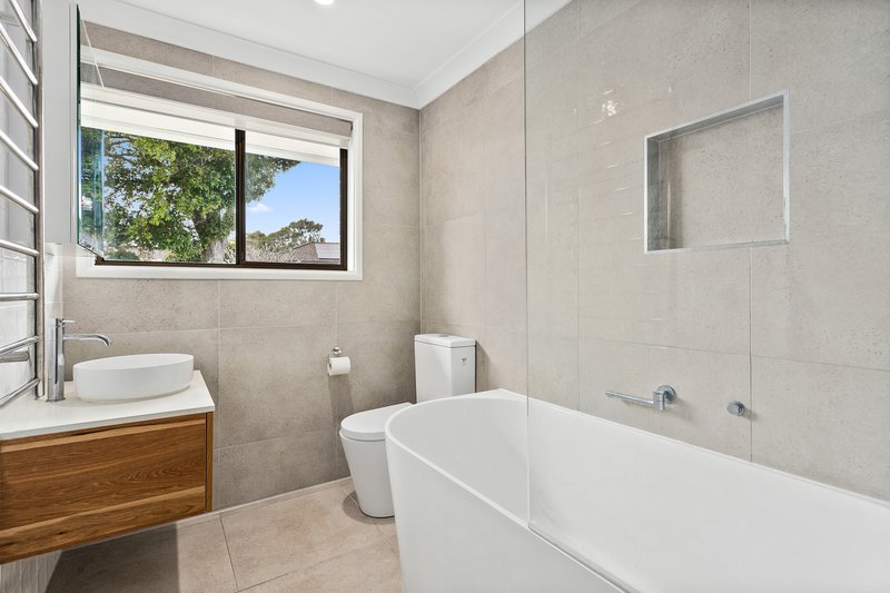 Photo - 19 Hayes Avenue, Mount Warrigal NSW 2528 - Image 6