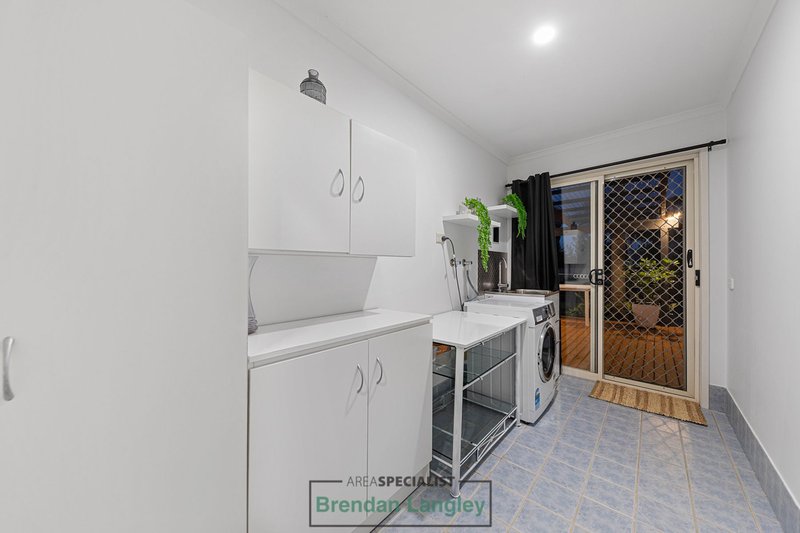 Photo - 19 Hazelmere Avenue, Cranbourne West VIC 3977 - Image 14