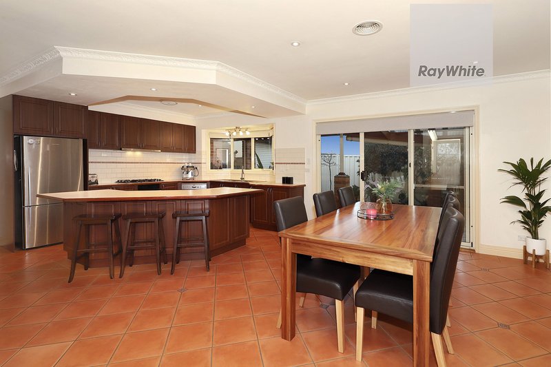 Photo - 19 Helmsdale Crescent, Greenvale VIC 3059 - Image 6