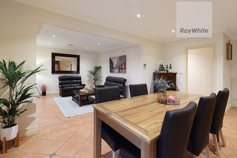 Photo - 19 Helmsdale Crescent, Greenvale VIC 3059 - Image 7