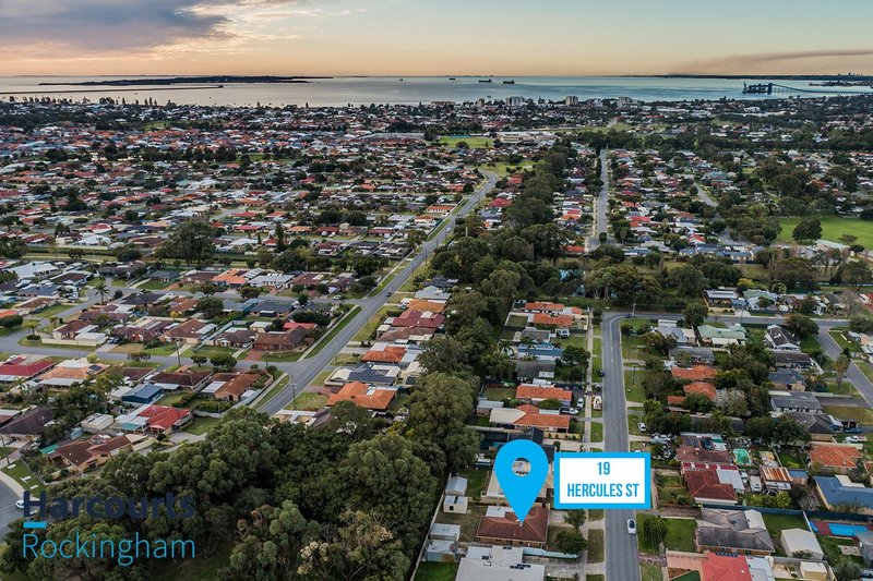 Photo - 19 Hercules Street, Rockingham WA 6168 - Image 3