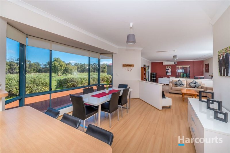 Photo - 19 Hereford Way, Lower Chittering WA 6084 - Image 10