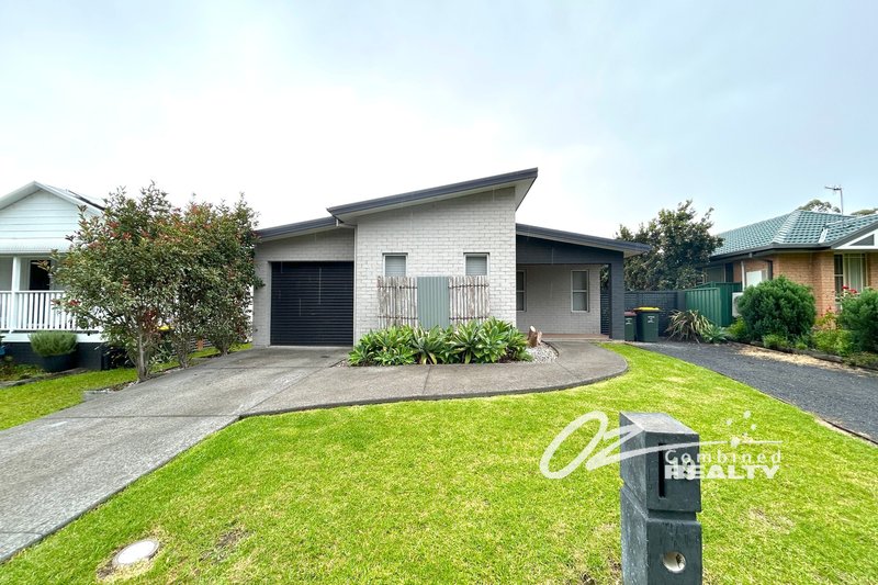 19 Hewitt Avenue, St Georges Basin NSW 2540