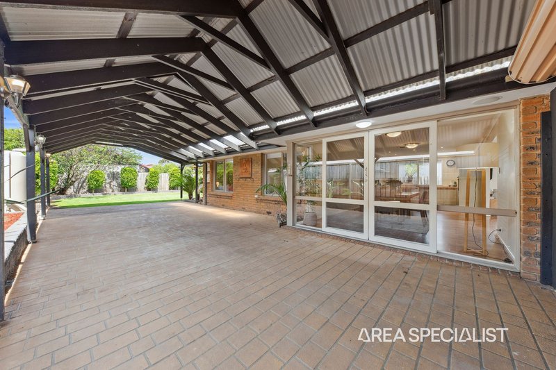 Photo - 19 Heywood Crescent, Cranbourne North VIC 3977 - Image 5