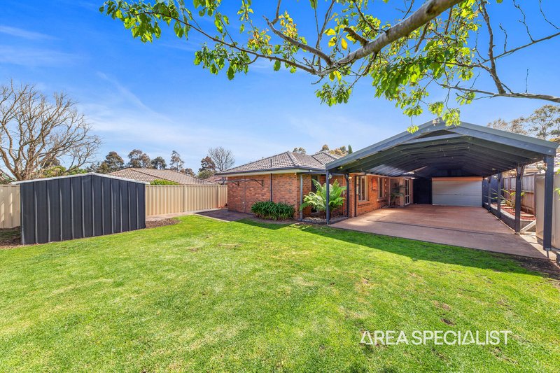 Photo - 19 Heywood Crescent, Cranbourne North VIC 3977 - Image 11