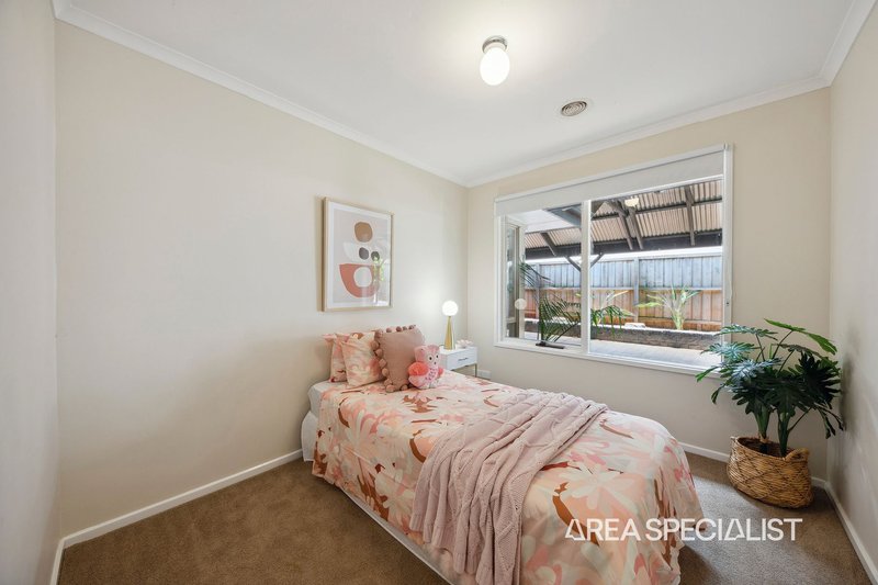 Photo - 19 Heywood Crescent, Cranbourne North VIC 3977 - Image 15