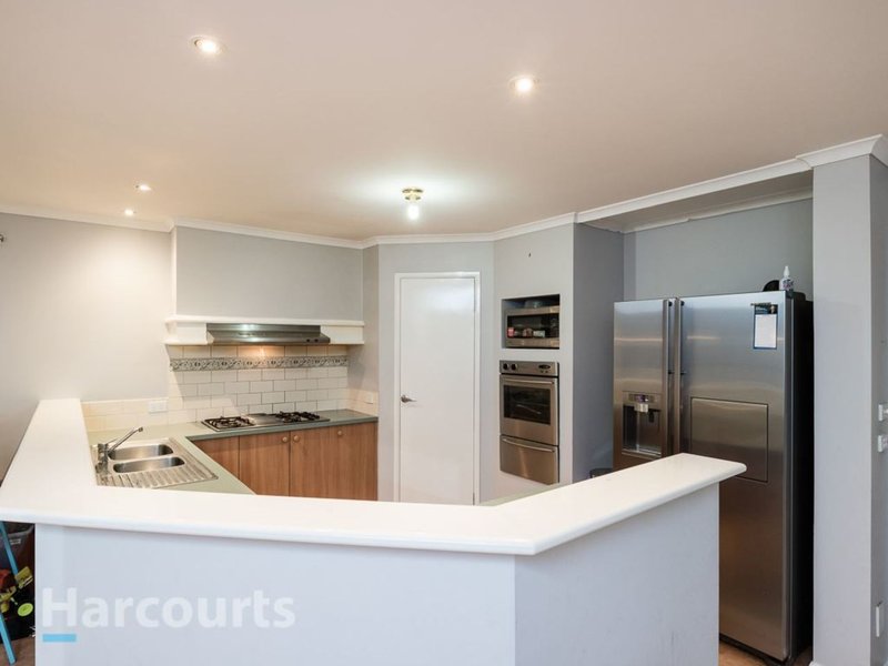 Photo - 19 Highcliff Court, Narre Warren South VIC 3805 - Image 2