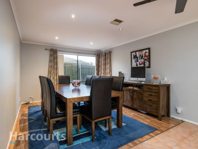 Photo - 19 Highcliff Court, Narre Warren South VIC 3805 - Image 3