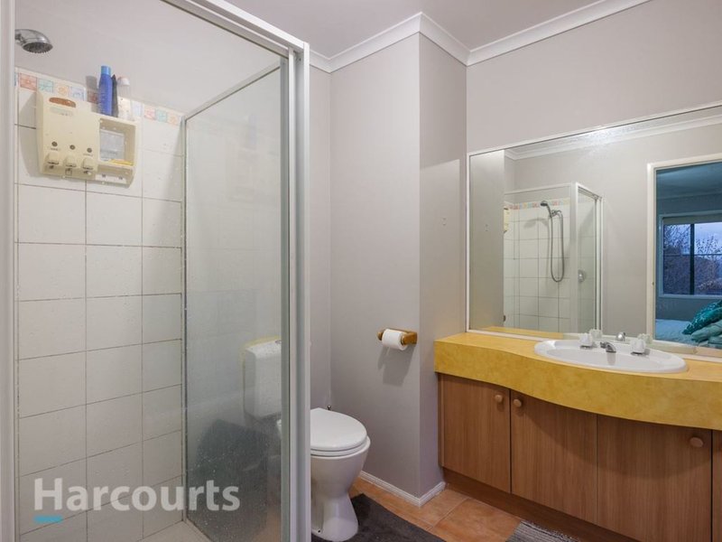 Photo - 19 Highcliff Court, Narre Warren South VIC 3805 - Image 9