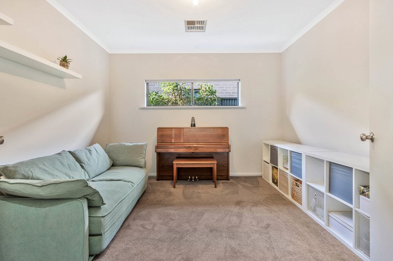 Photo - 19 Highland Circuit, Blakeview SA 5114 - Image 3
