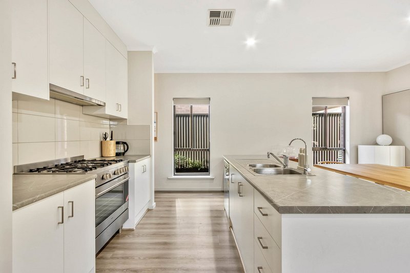 Photo - 19 Highland Circuit, Blakeview SA 5114 - Image 6
