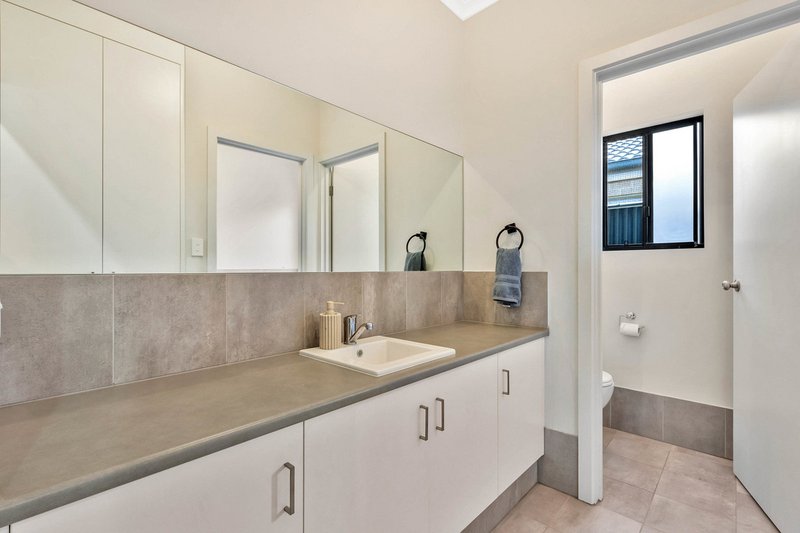 Photo - 19 Highland Circuit, Blakeview SA 5114 - Image 7