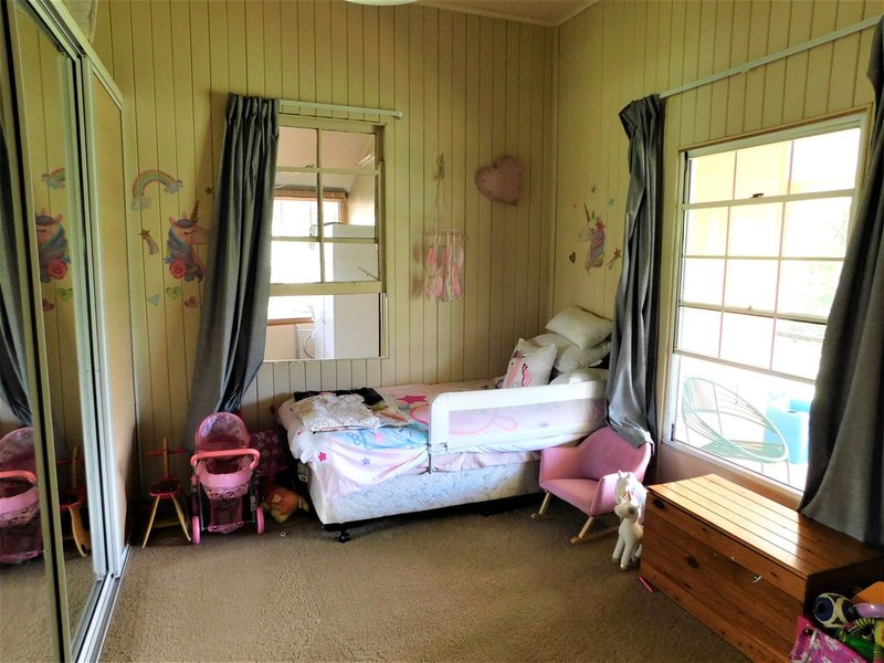 Photo - 19 Hilda Street, Charleville QLD 4470 - Image 4