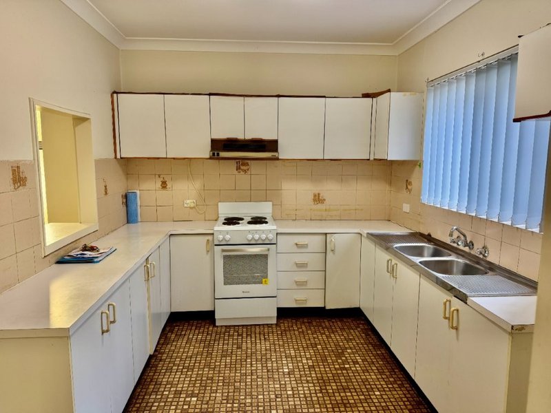 Photo - 1/9 Hill Street, Cabramatta NSW 2166 - Image 2