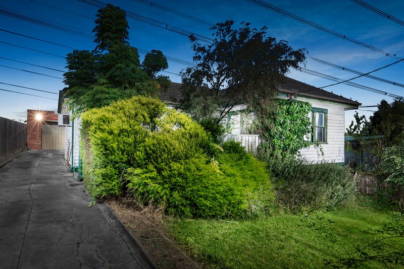 19 Hillcrest Avenue, Ringwood VIC 3134