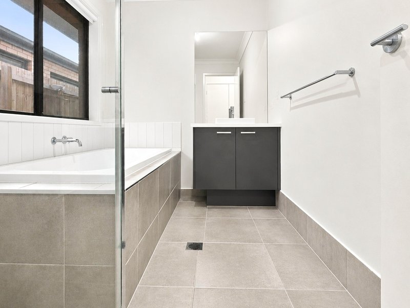 Photo - 19 Hillside Street, Narangba QLD 4504 - Image 12