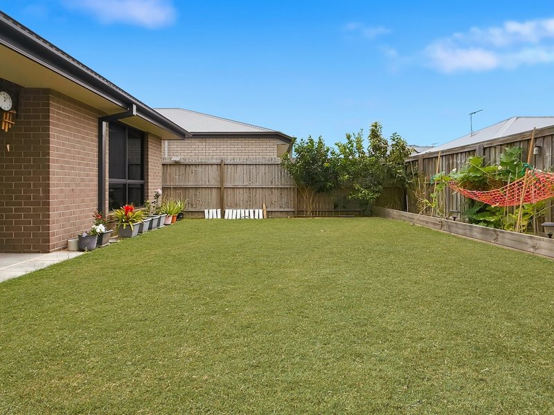 Photo - 19 Hillside Street, Narangba QLD 4504 - Image 16