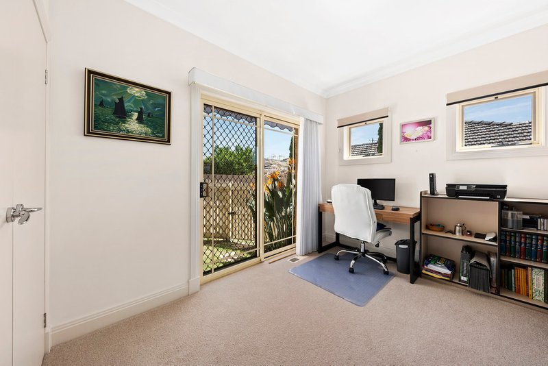 Photo - 1/9 Hillview Avenue, Mount Waverley VIC 3149 - Image 10