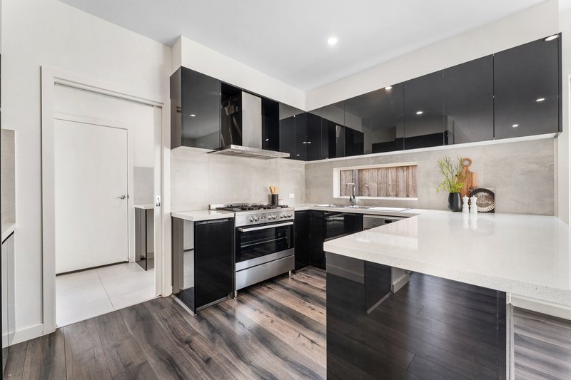 Photo - 19 Hillview Crescent, Ferntree Gully VIC 3156 - Image 8