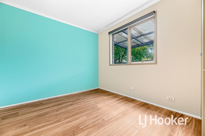 Photo - 19 Hillview Rise, Hampton Park VIC 3976 - Image 9