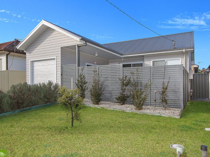 Photo - 1/9 Hopetoun Street, Oak Flats NSW 2529 - Image 1