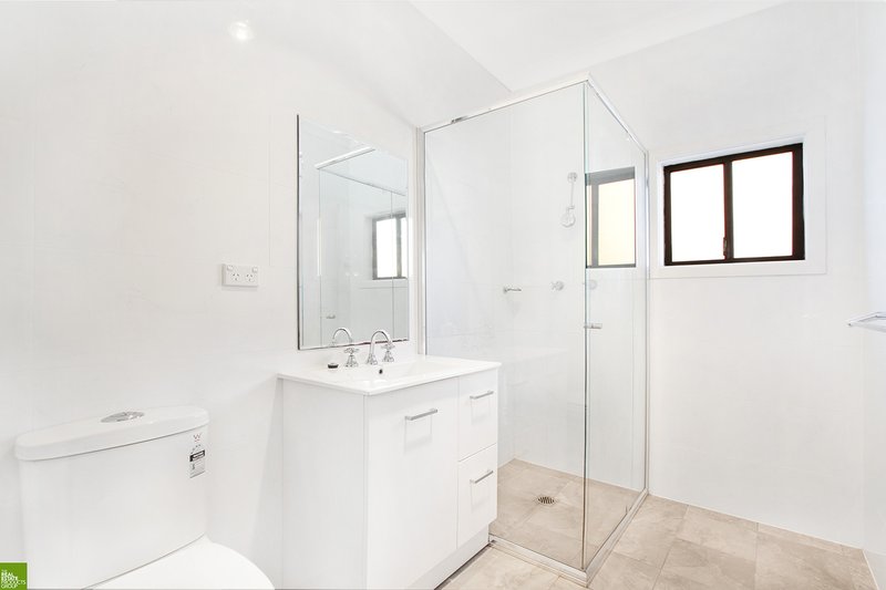 Photo - 1/9 Hopetoun Street, Oak Flats NSW 2529 - Image 5