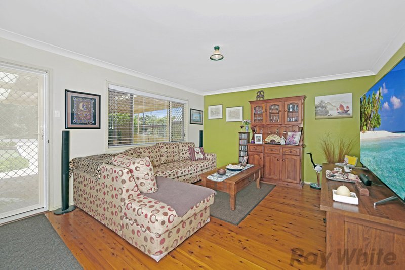 Photo - 19 Huene Avenue, Budgewoi NSW 2262 - Image 5