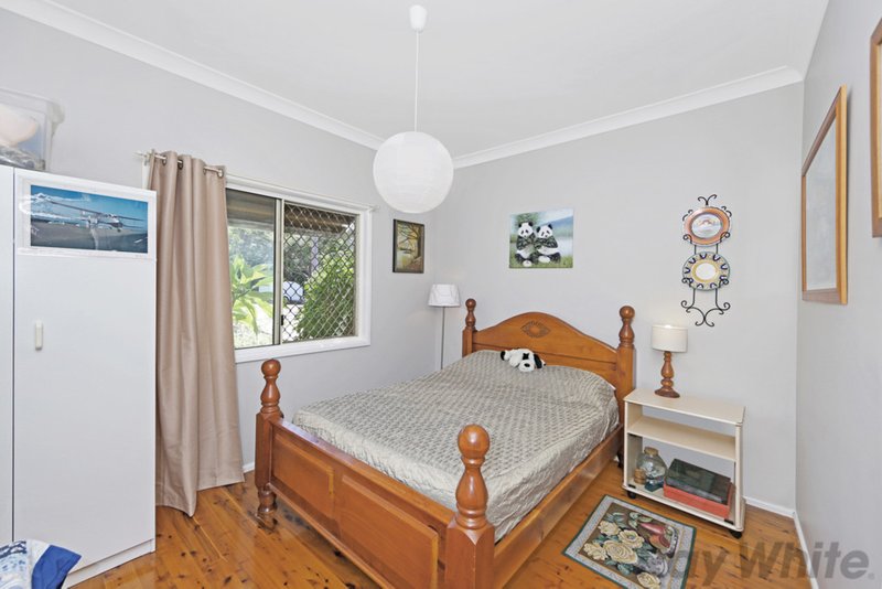 Photo - 19 Huene Avenue, Budgewoi NSW 2262 - Image 6