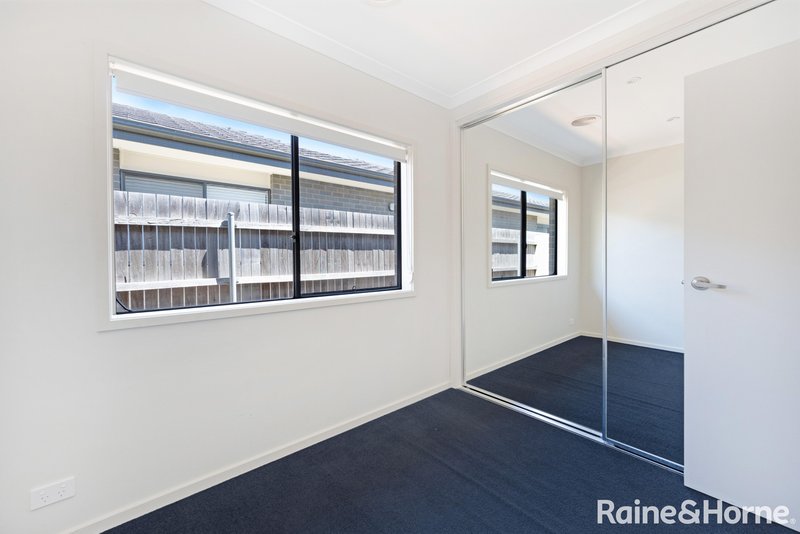 Photo - 19 Hugh Gilchrist Street, Casey ACT 2913 - Image 10