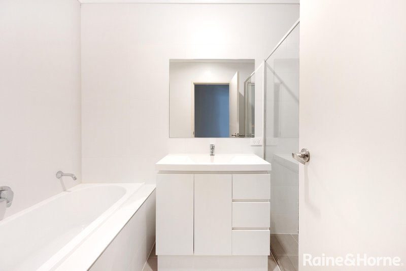 Photo - 19 Hugh Gilchrist Street, Casey ACT 2913 - Image 13