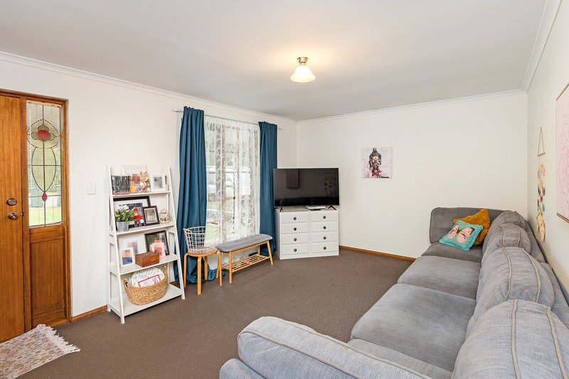 Photo - 19 Hughes Street, Mount Barker SA 5251 - Image 2