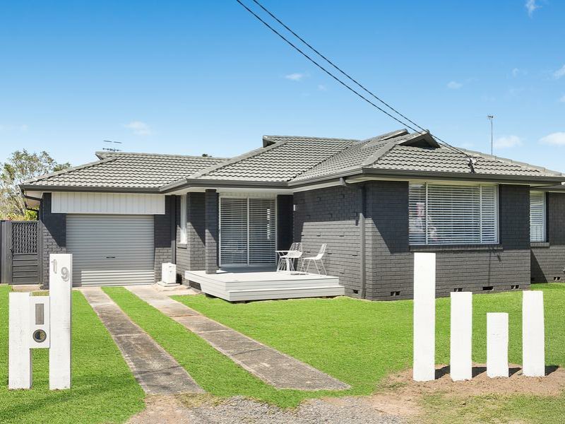 19 Hume Boulevard, Killarney Vale NSW 2261