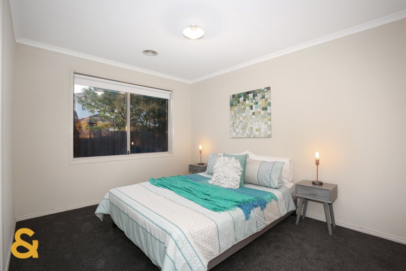 Photo - 19 Hunter Avenue, Roxburgh Park VIC 3064 - Image 19