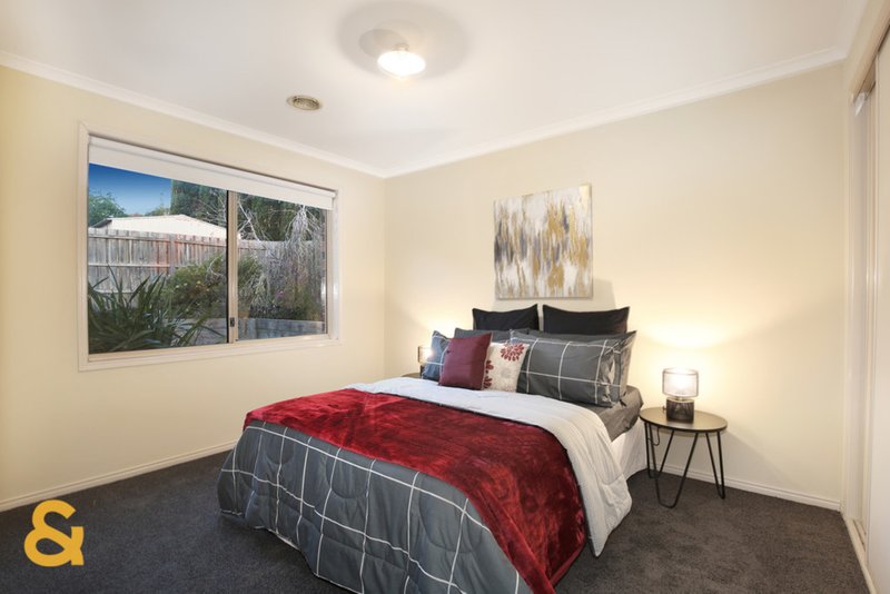 Photo - 19 Hunter Avenue, Roxburgh Park VIC 3064 - Image 20