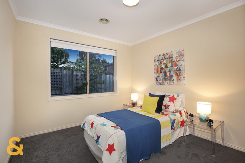 Photo - 19 Hunter Avenue, Roxburgh Park VIC 3064 - Image 22