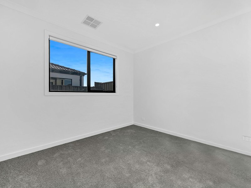 Photo - 19 Hutch Avenue, Donnybrook VIC 3064 - Image 11