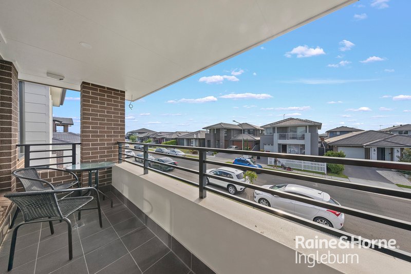 Photo - 19 Hydrus Street, Austral NSW 2179 - Image 11