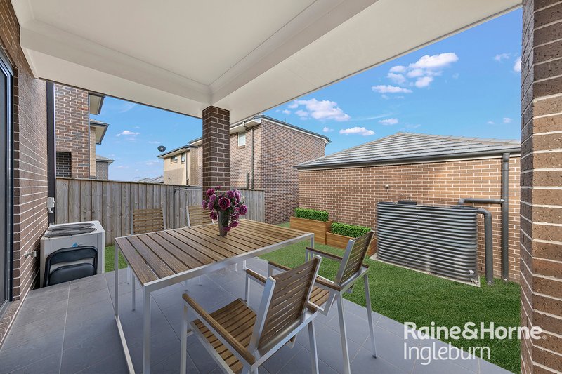 Photo - 19 Hydrus Street, Austral NSW 2179 - Image 13